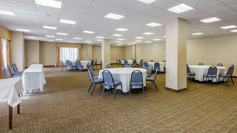 <b>Best Western Naples Plaza Hotel Meeting</b>. Images powered by <a href="https://iceportal.shijigroup.com/" title="IcePortal" target="_blank">IcePortal</a>.