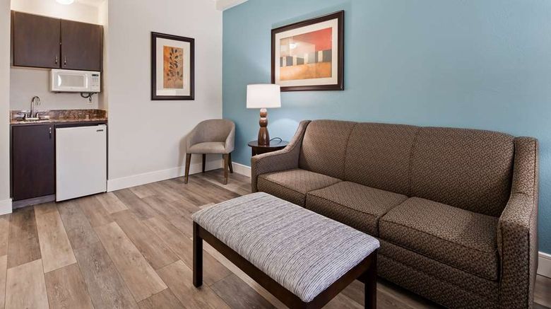 <b>Best Western Plus Ambassador Suites Room</b>. Images powered by <a href="https://iceportal.shijigroup.com/" title="IcePortal" target="_blank">IcePortal</a>.