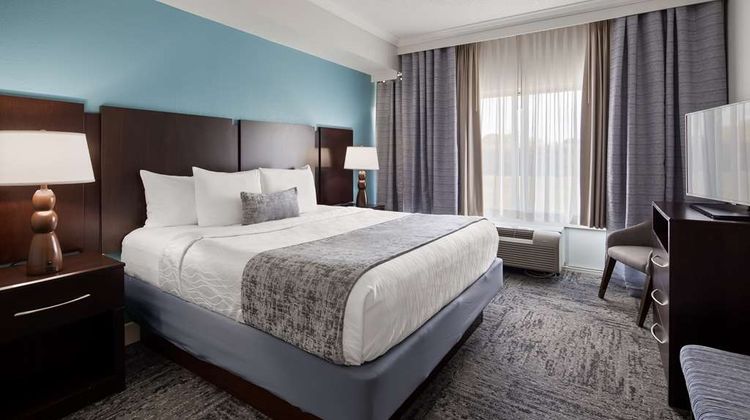 Best Western Plus Ambassador Suites Suite