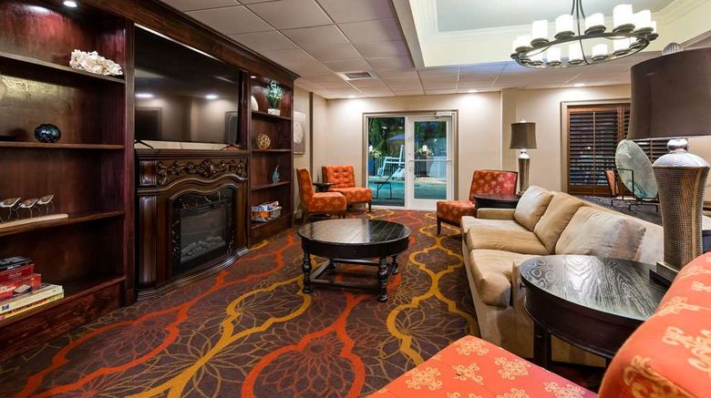 <b>Best Western Plus Ambassador Suites Lobby</b>. Images powered by <a href="https://iceportal.shijigroup.com/" title="IcePortal" target="_blank">IcePortal</a>.