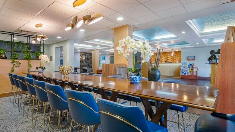 <b>Best Western Plus Universal Inn Restaurant</b>. Images powered by <a href="https://iceportal.shijigroup.com/" title="IcePortal" target="_blank">IcePortal</a>.