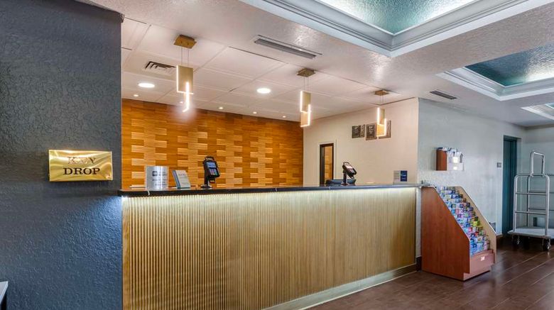 <b>Best Western Plus Universal Inn Lobby</b>. Images powered by <a href="https://iceportal.shijigroup.com/" title="IcePortal" target="_blank">IcePortal</a>.