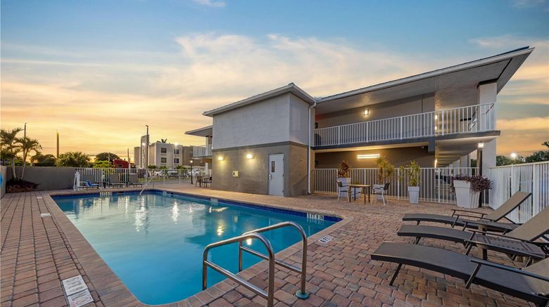 <b>Best Western of Clewiston Pool</b>. Images powered by <a href="https://iceportal.shijigroup.com/" title="IcePortal" target="_blank">IcePortal</a>.
