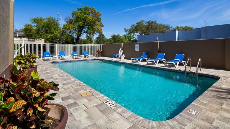 <b>Best Western Tampa Pool</b>. Images powered by <a href="https://iceportal.shijigroup.com/" title="IcePortal" target="_blank">IcePortal</a>.