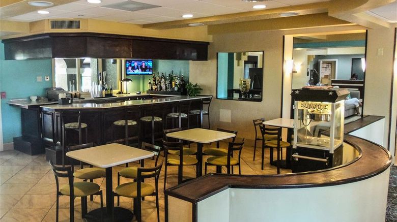 <b>Best Western Plus Deerfield Beach Hotel Restaurant</b>. Images powered by <a href="https://iceportal.shijigroup.com/" title="IcePortal" target="_blank">IcePortal</a>.