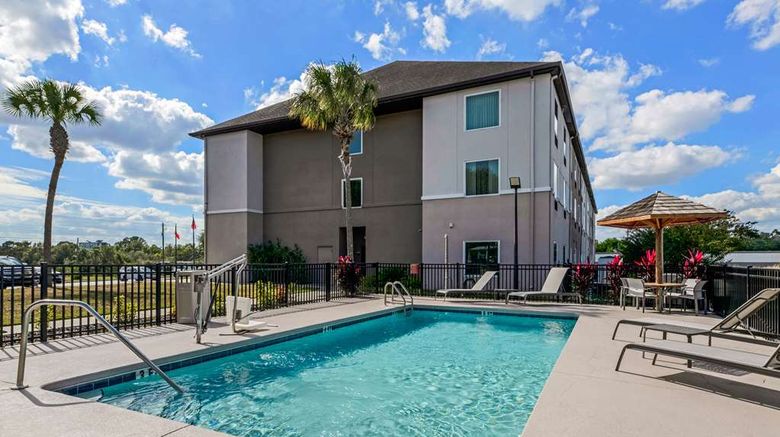 <b>Best Western Auburndale Inn & Suites Pool</b>. Images powered by <a href="https://iceportal.shijigroup.com/" title="IcePortal" target="_blank">IcePortal</a>.