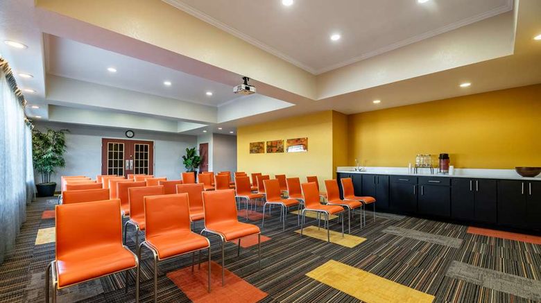 <b>Best Western Auburndale Inn & Suites Meeting</b>. Images powered by <a href="https://iceportal.shijigroup.com/" title="IcePortal" target="_blank">IcePortal</a>.