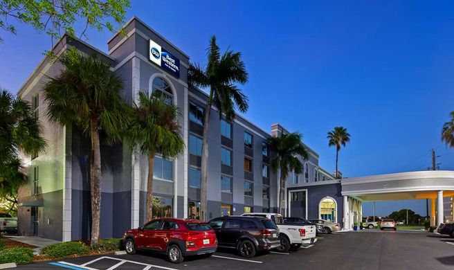 Best Western Fort Myers Inn & Suites Exterior