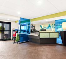 Best Western Lake Okeechobee Lobby