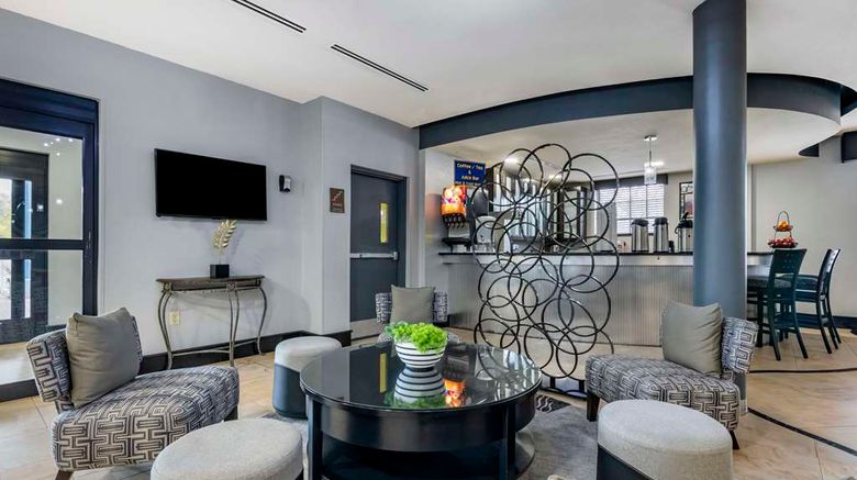 <b>Best Western Plus Bradenton Gateway Lobby</b>. Images powered by <a href="https://iceportal.shijigroup.com/" title="IcePortal" target="_blank">IcePortal</a>.