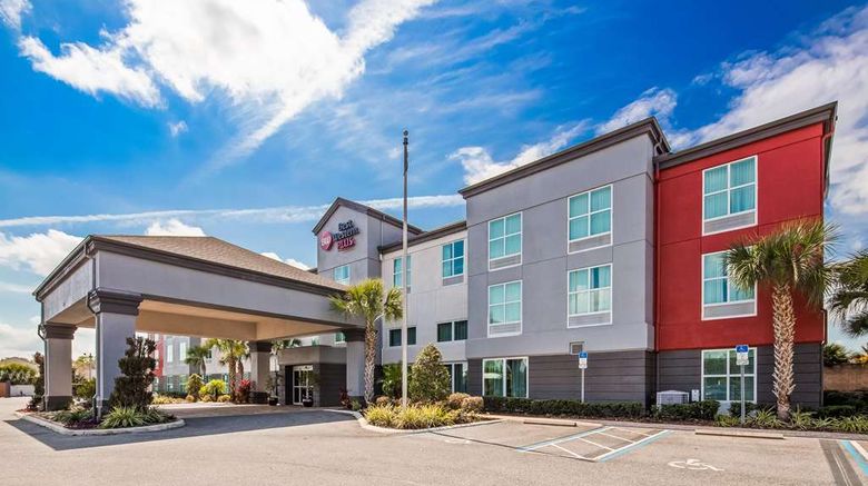 Best Western Plus Chain of Lakes Inn/Ste Exterior. Images powered by <a href="https://iceportal.shijigroup.com" target="_blank" rel="noopener">Ice Portal</a>.