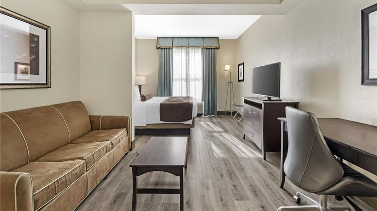 Best Western Plus Chain of Lakes Inn/Ste Suite