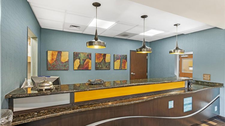 Best Western Plus Chain of Lakes Inn/Ste Lobby