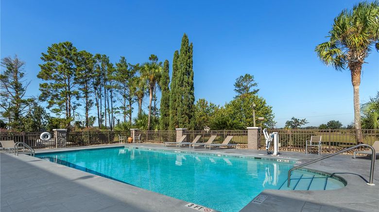 <b>Best Western Plus Madison Inn Pool</b>. Images powered by <a href="https://iceportal.shijigroup.com/" title="IcePortal" target="_blank">IcePortal</a>.