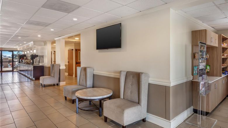 <b>Best Western Plus Madison Inn Lobby</b>. Images powered by <a href="https://iceportal.shijigroup.com/" title="IcePortal" target="_blank">IcePortal</a>.