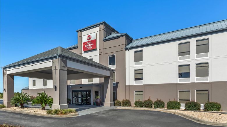 <b>Best Western Plus Madison Inn Exterior</b>. Images powered by <a href="https://iceportal.shijigroup.com/" title="IcePortal" target="_blank">IcePortal</a>.