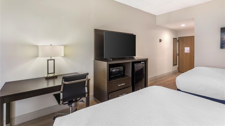 <b>Best Western Plus Madison Inn Room</b>. Images powered by <a href="https://iceportal.shijigroup.com/" title="IcePortal" target="_blank">IcePortal</a>.