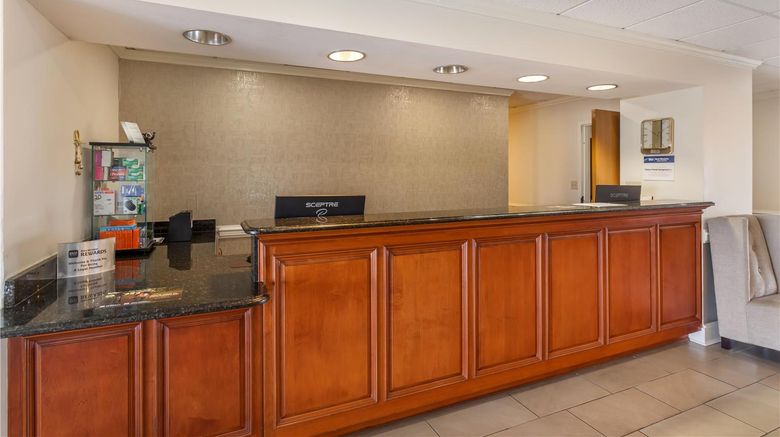 <b>Best Western Plus Madison Inn Lobby</b>. Images powered by <a href="https://iceportal.shijigroup.com/" title="IcePortal" target="_blank">IcePortal</a>.