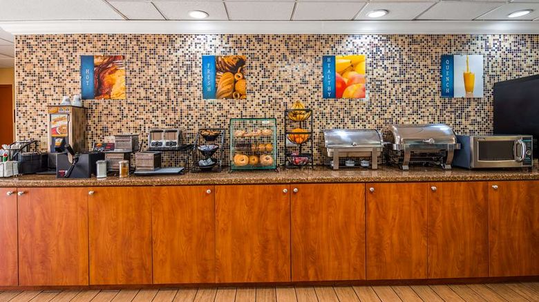 <b>Best Western Plus Bradenton Htl & Suites Restaurant</b>. Images powered by <a href="https://iceportal.shijigroup.com/" title="IcePortal" target="_blank">IcePortal</a>.