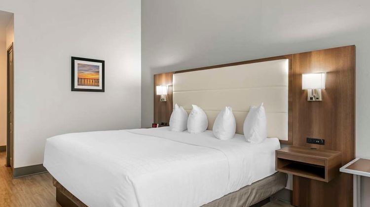 Best Western Plus First Coast Inn/Suites Room