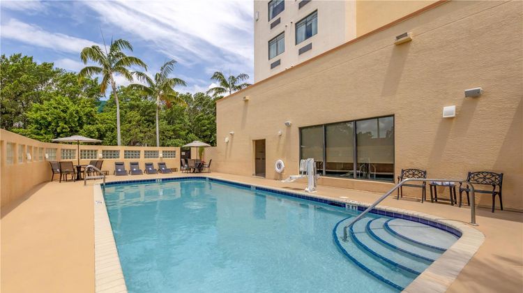 Best Western Plus Miami Executive Arpt Pool