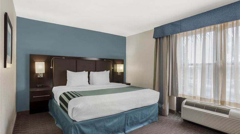<b>Best Western Plus Tallahassee North Room</b>. Images powered by <a href="https://iceportal.shijigroup.com/" title="IcePortal" target="_blank">IcePortal</a>.