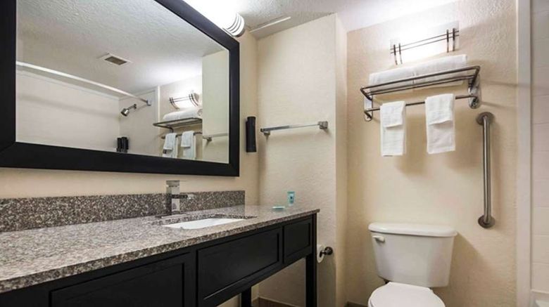 <b>Best Western Mulberry Hotel Room</b>. Images powered by <a href="https://iceportal.shijigroup.com/" title="IcePortal" target="_blank">IcePortal</a>.