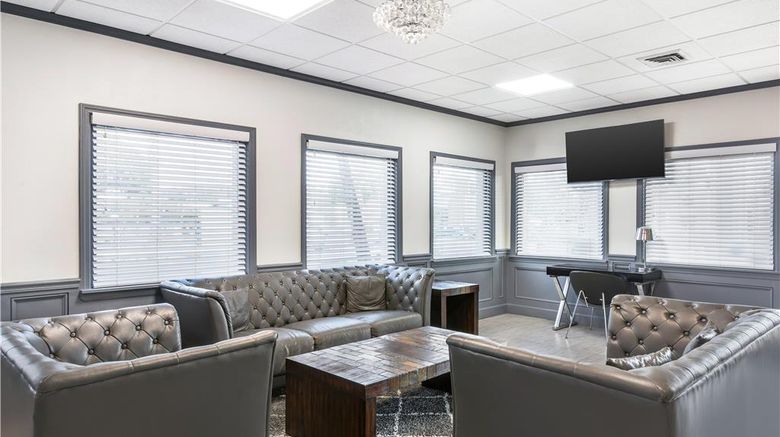 <b>Best Western Central Inn Lobby</b>. Images powered by <a href="https://iceportal.shijigroup.com/" title="IcePortal" target="_blank">IcePortal</a>.