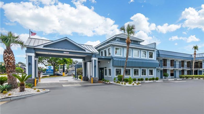 <b>Best Western Central Inn Exterior</b>. Images powered by <a href="https://iceportal.shijigroup.com/" title="IcePortal" target="_blank">IcePortal</a>.