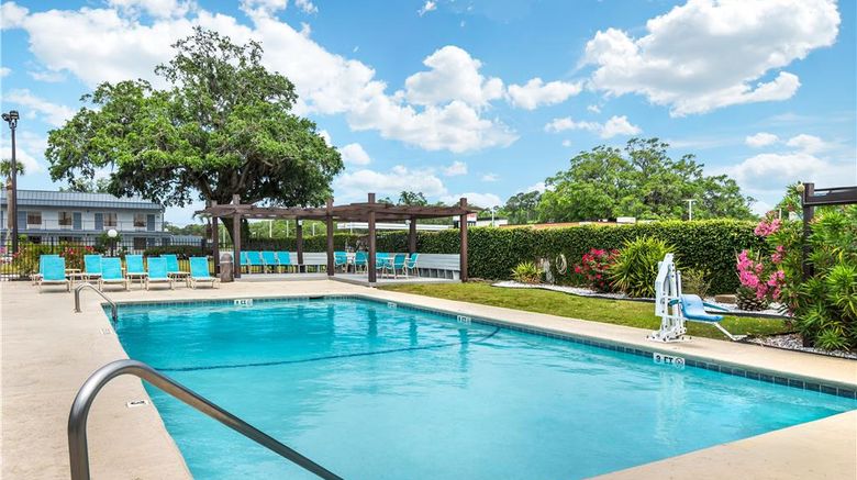 <b>Best Western Central Inn Pool</b>. Images powered by <a href="https://iceportal.shijigroup.com/" title="IcePortal" target="_blank">IcePortal</a>.