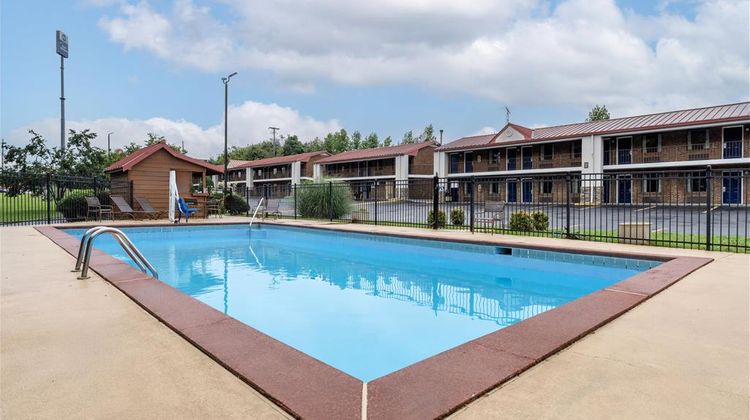 Best Western Acworth Inn Pool