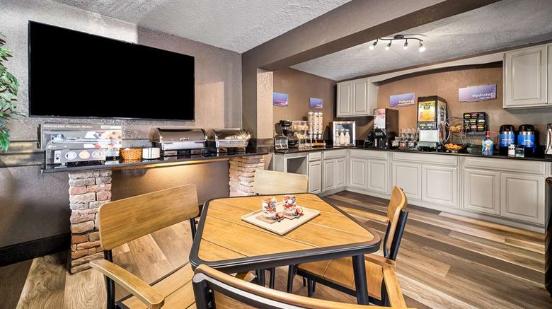 <b>Best Western Braselton Inn Restaurant</b>. Images powered by <a href="https://iceportal.shijigroup.com/" title="IcePortal" target="_blank">IcePortal</a>.