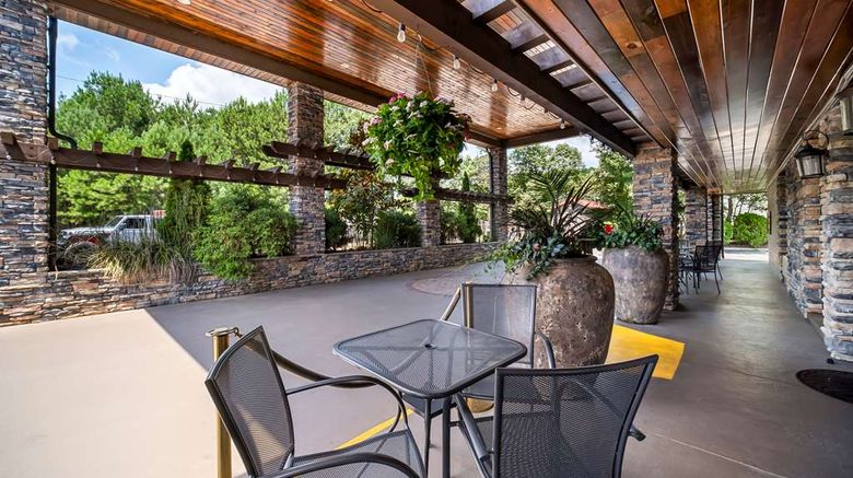 <b>Best Western Braselton Inn Exterior</b>. Images powered by <a href="https://iceportal.shijigroup.com/" title="IcePortal" target="_blank">IcePortal</a>.