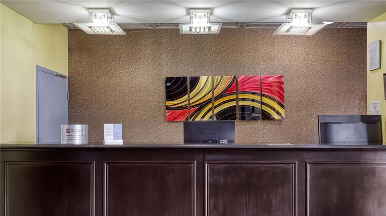 <b>Best Western Executive Inn Lobby</b>. Images powered by <a href="https://iceportal.shijigroup.com/" title="IcePortal" target="_blank">IcePortal</a>.