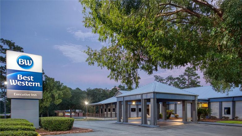 Best Western Executive Inn Exterior. Images powered by <a href="https://iceportal.shijigroup.com" target="_blank" rel="noopener">Ice Portal</a>.