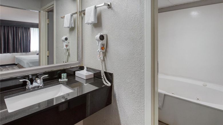 <b>Best Western Executive Inn Room</b>. Images powered by <a href="https://iceportal.shijigroup.com/" title="IcePortal" target="_blank">IcePortal</a>.
