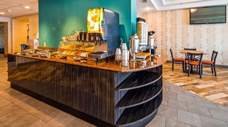 <b>Best Western Plus Atlanta Airport- East Restaurant</b>. Images powered by <a href="https://iceportal.shijigroup.com/" title="IcePortal" target="_blank">IcePortal</a>.
