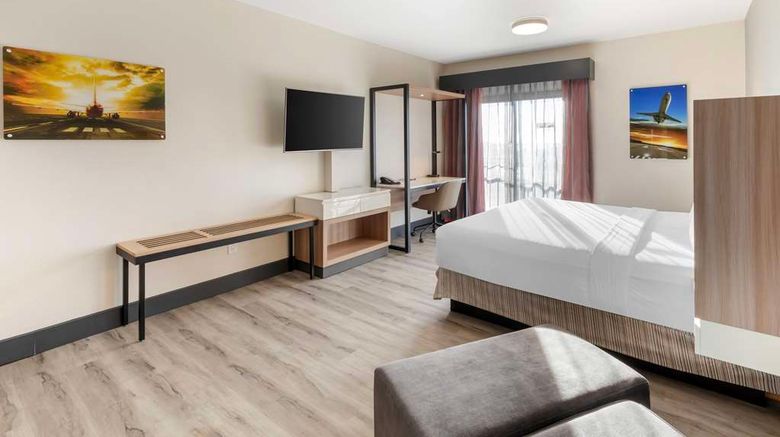 <b>Best Western Plus Atlanta Airport- East Room</b>. Images powered by <a href="https://iceportal.shijigroup.com/" title="IcePortal" target="_blank">IcePortal</a>.