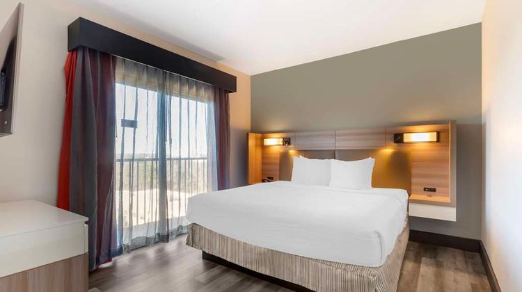 Best Western Plus Atlanta Airport- East Room