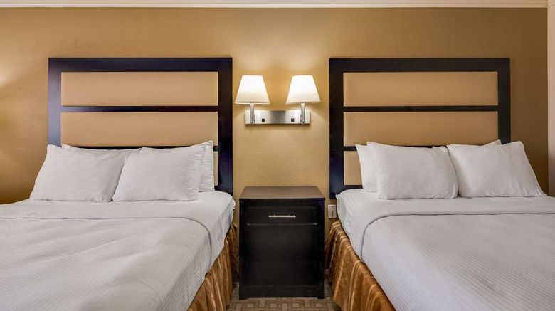 <b>Best Western Inn & Suites of Macon Room</b>. Images powered by <a href="https://iceportal.shijigroup.com/" title="IcePortal" target="_blank">IcePortal</a>.