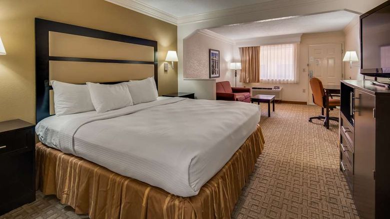<b>Best Western Inn & Suites of Macon Suite</b>. Images powered by <a href="https://iceportal.shijigroup.com/" title="IcePortal" target="_blank">IcePortal</a>.