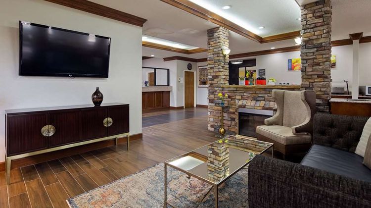 Best Western Inn & Suites Lobby