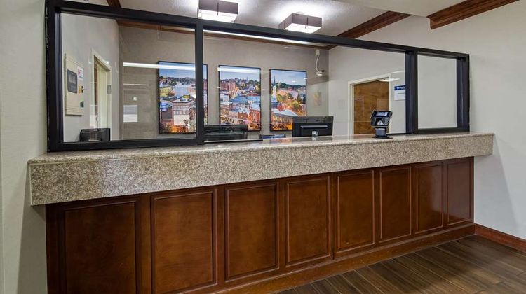 Best Western Inn & Suites Lobby