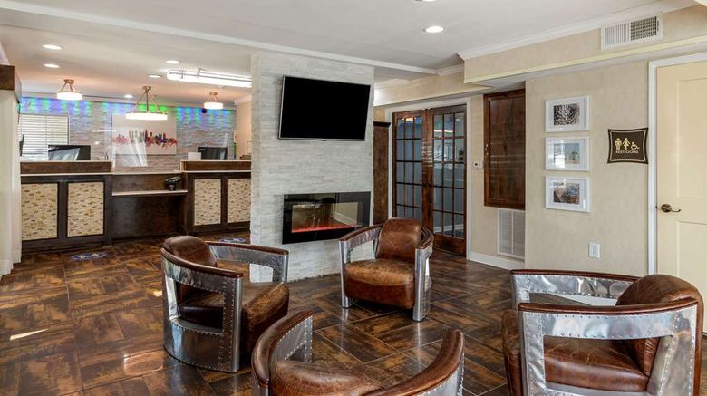 <b>Best Western Allatoona Inn & Suites Lobby</b>. Images powered by <a href="https://iceportal.shijigroup.com/" title="IcePortal" target="_blank">IcePortal</a>.
