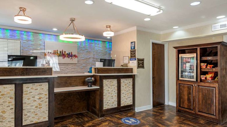 <b>Best Western Allatoona Inn & Suites Lobby</b>. Images powered by <a href="https://iceportal.shijigroup.com/" title="IcePortal" target="_blank">IcePortal</a>.