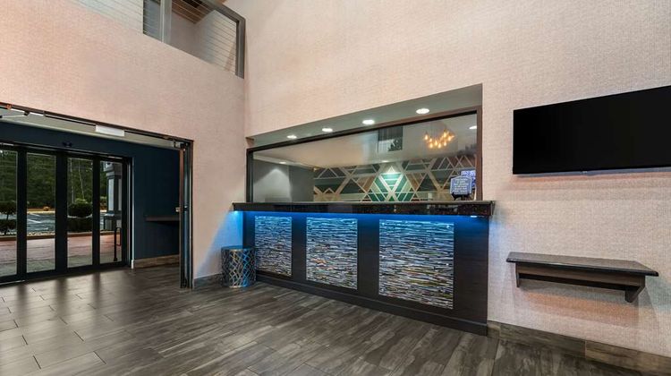 Best Western Bradbury Inn & Suites Lobby