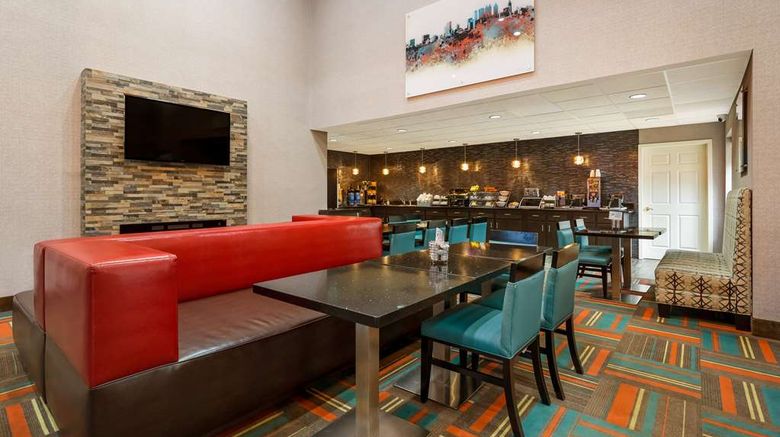 <b>Best Western Bradbury Inn & Suites Lobby</b>. Images powered by <a href="https://iceportal.shijigroup.com/" title="IcePortal" target="_blank">IcePortal</a>.