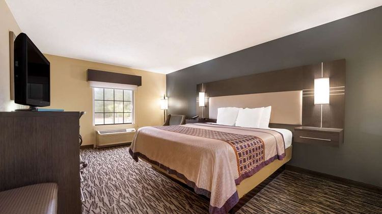 Best Western Bradbury Inn & Suites Room