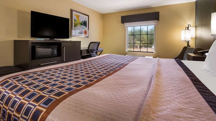 Best Western Bradbury Inn & Suites Room