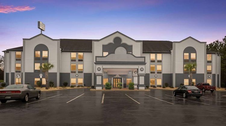 Best Western Bradbury Inn & Suites Exterior